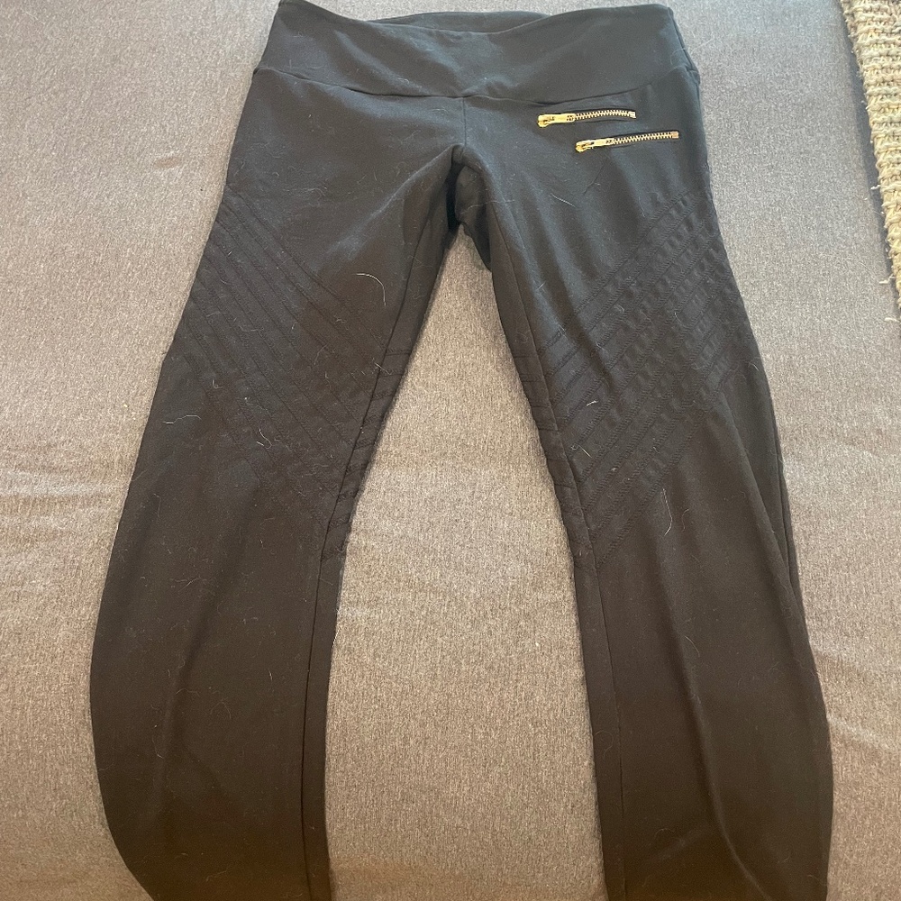 BEACH BUNNY LEGGINGS